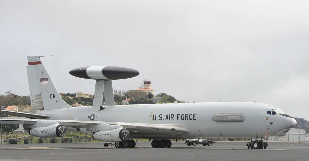 «Ernste Angelegenheit»: US-amerikanische E-3 Sentry nach iranischem Angriff beschädigt