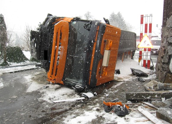 Das Unfallfahrzeug in Hägglingen AG.