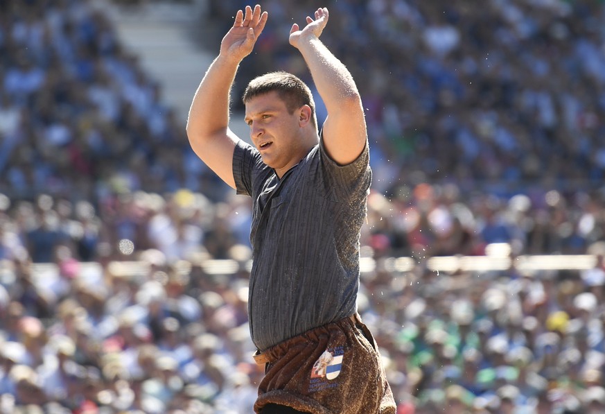 Curdin Orlik jubelt im 6. Gang am Eidgenoessischen Schwing- und Aelplerfest (ESAF) in Zug, am Sonntag, 25. August 2019. (KEYSTONE/Ennio Leanza)