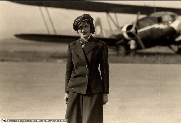 Nelly Diener, Stewardess des Schnellflugzeuges Condor der Swissair.