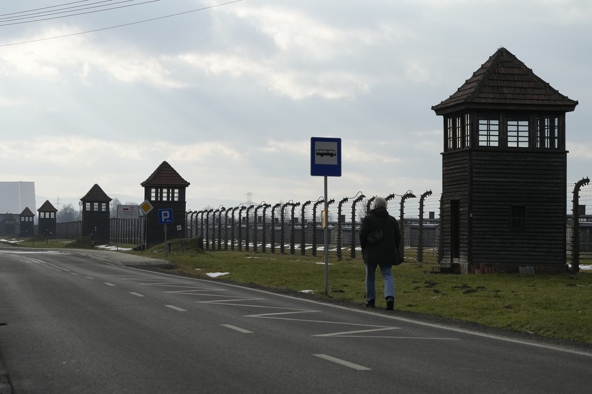 la Suisse commémore les 80 ans de la libération d'Auschwitz.