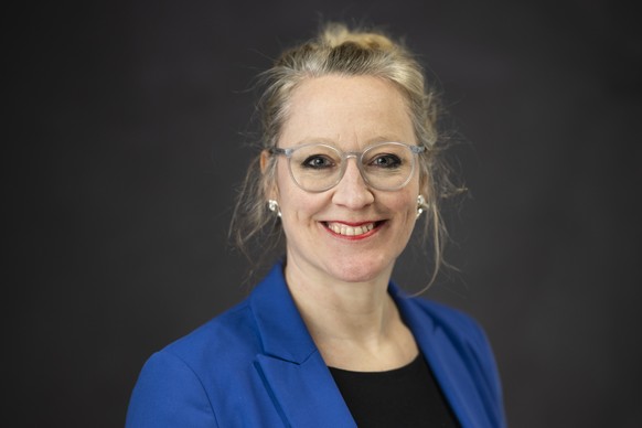 Aline Trede (Gruene), Kandidatin fuer den Regierungsrat des Kantons Bern, posiert am Rand eines Podiumsgespraechs zum Portrait, am Mittwoch, 21. Januar 2026 in Bern. Am 29. Maerz waehlen die Stimmbere ...