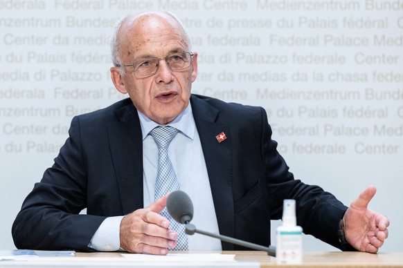 Bundesrat Ueli Maurer aeussert sich an einer Medienkonferenz ueber den Voranschlag 2023 mit integriertem Aufgaben- und Finanzplan 2024 ? 2026, am Mittwoch, 29. Juni 2022, in Bern. (KEYSTONE/Peter Schn ...