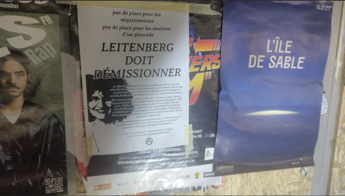 L'une des nouvelles affiches, ici sur la devanture de l'ancien cinéma Corso, à La Chaux-de-Fonds.