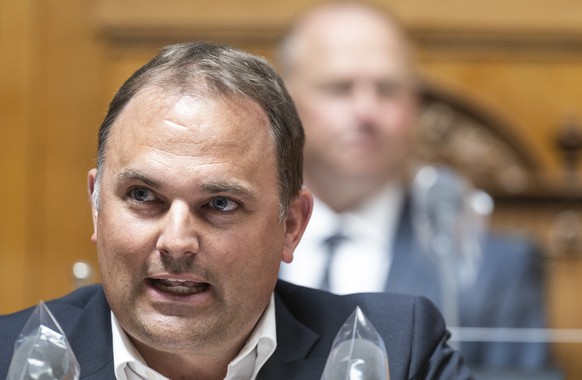 Marcel Dettling, SVP-SZ, spricht zur Grossen Kammer an der Sondersession des Nationalrats, am Montag, 3. Mai 2021 in Bern. (KEYSTONE/Alessandro della Valle)