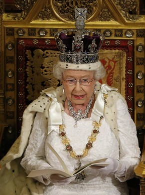 Königin Elizabeth bei ihrer Thronrede.