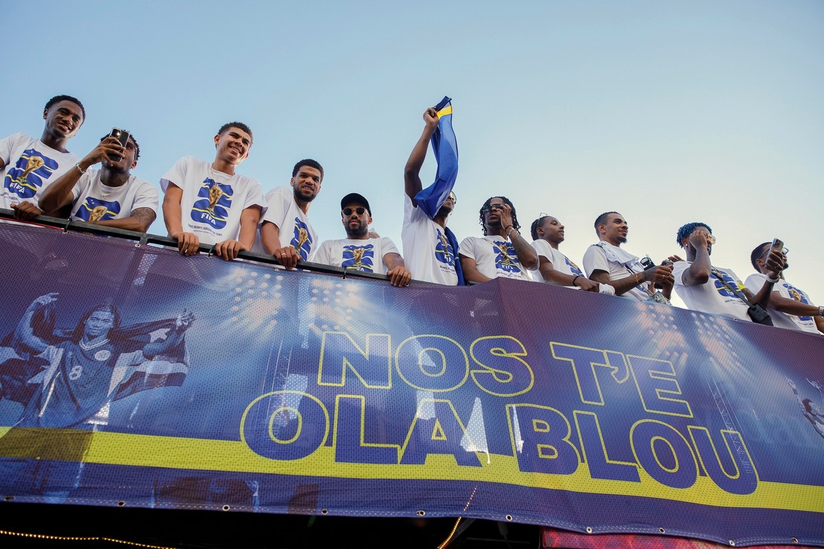 Curaçao players take part in a parade celebrating their qualification for the 2026 FIFA World Cup, in Willemstad, Curacao, Wednesday, Nov. 19, 2025. (AP Photo/Endrymar Martis)
Curacao WCup Soccer