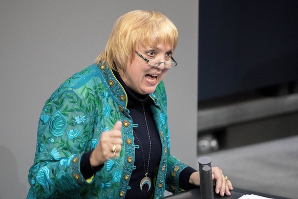 epa06606259 Green party member and Bundestag Vice-President Claudia Roth, speaks during a session of the German &#039;Bundestag&#039; parliament dealing with Turkey&#039;s current campaign in Syria, i ...