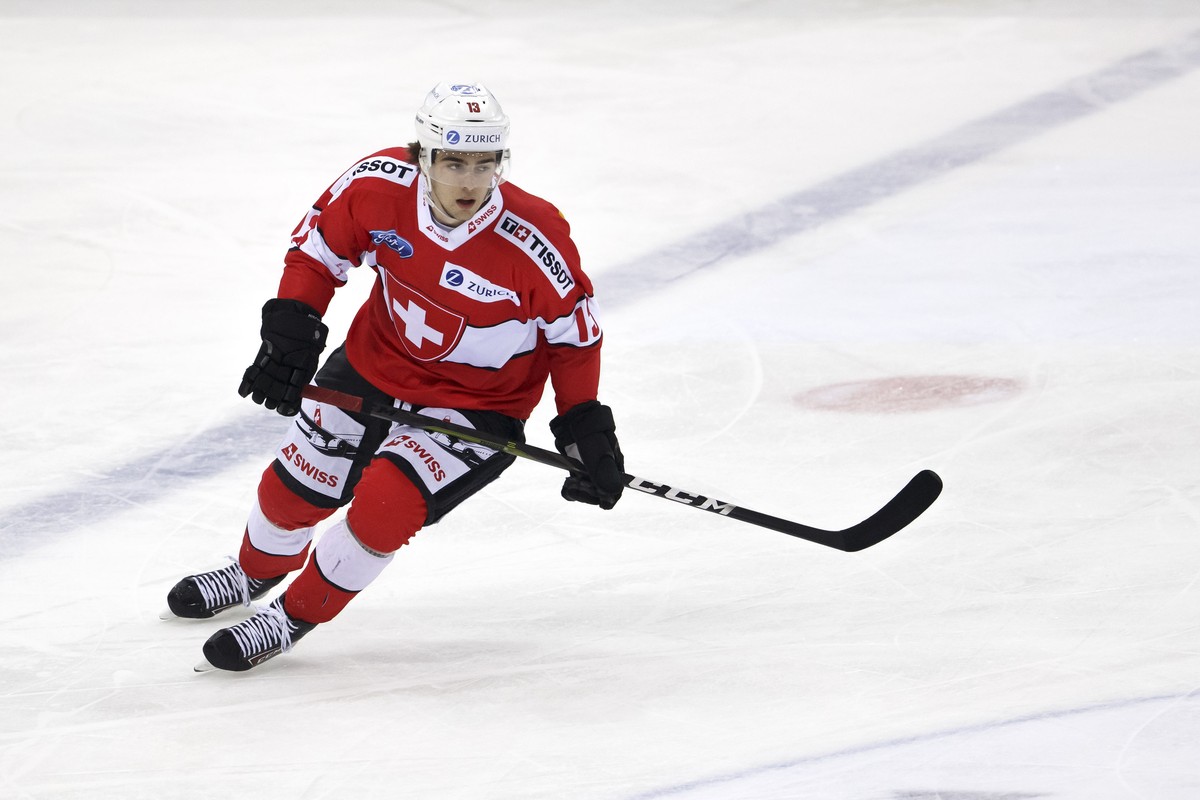 ARCHIV -- ZUM START DER EISHOCKEY WM AM FREITAG, 10. MAI 2019, STELLEN WIR IHNEN FOLGENDES BILDMATERIAL ZUR VERFUEGUNG  Switzerland's forward Nico Hischier skates, during a friendly internationa ...