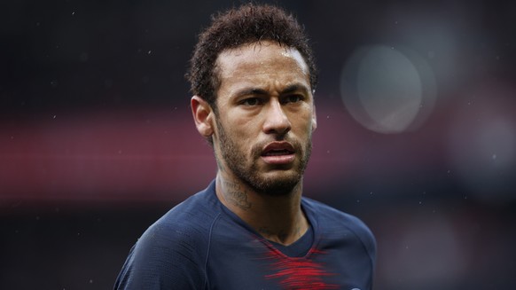 epa07547249 Paris Saint Germain's Neymar looks on during the French Ligue 1 soccer match between PSG and Nice at the Parc des Princes stadium in Paris, France, 04 May 2019. EPA/YOAN VALAT