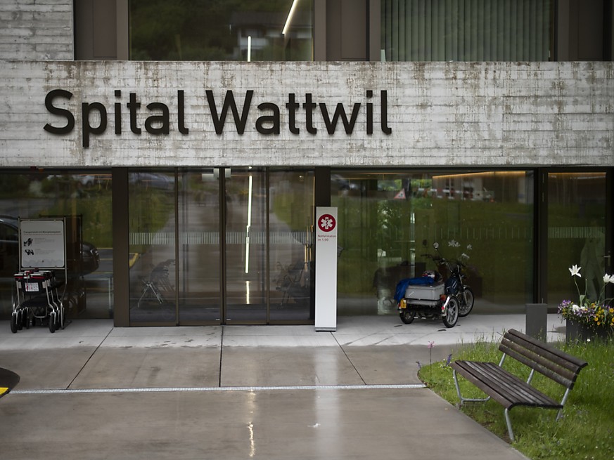 Das Spital Wattwil gehört zu den fünf Regionalspitälern im Kanton St. Gallen, die von einer Schliessung bedroht sind. Entscheiden wird der Kantonsrat im kommenden Frühjahr.