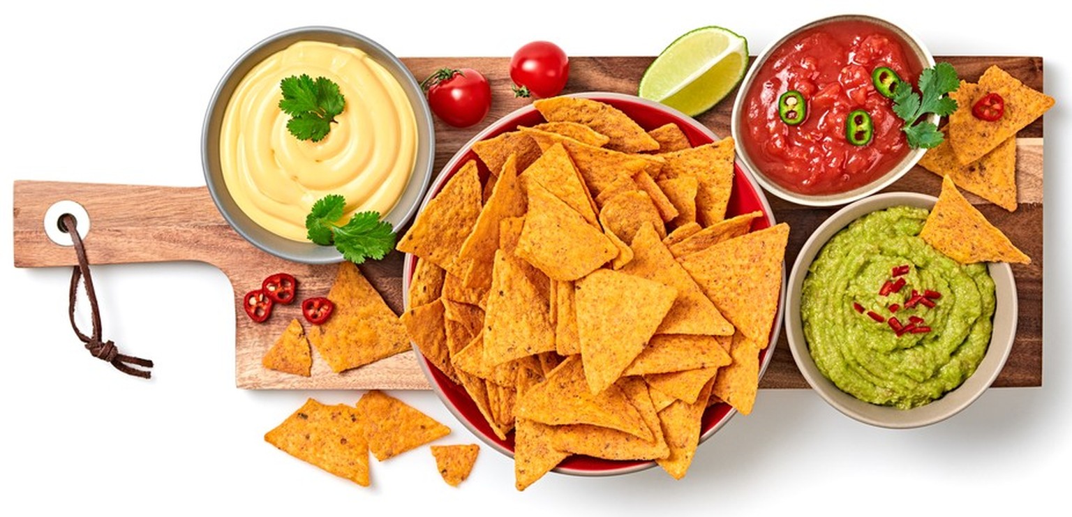 chip and dip chips and dips tortilla chips guacamole salsa ranch mayonnaise essen food snacks knabberzeugs
