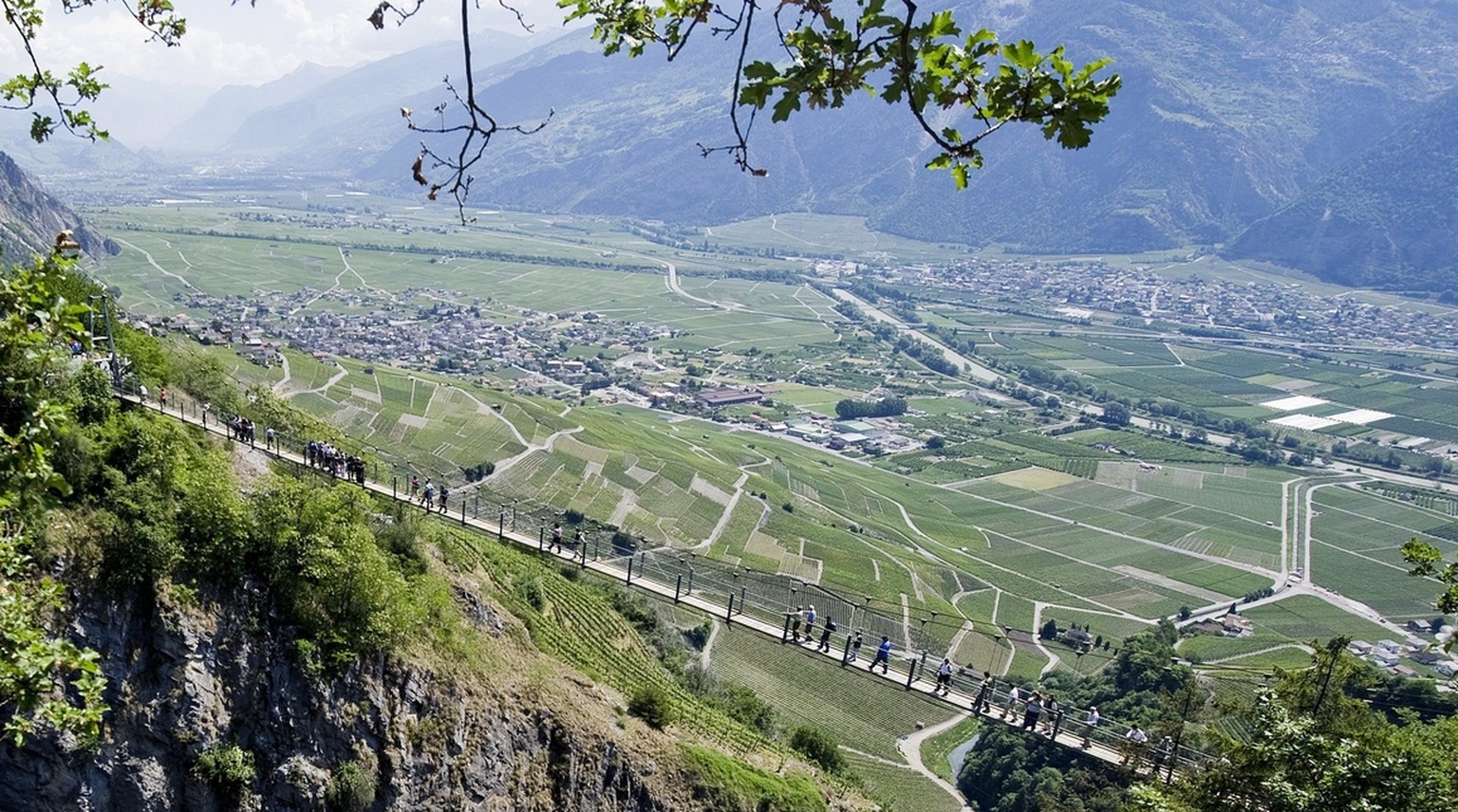 Le cure de Verbier Gilles Roduit, remonte de la montagne apres avoir donne la benediction lors de l&#039;inauguration de la Via Ferrata la &quot;Via Farinetta&quot; ce samedi 21 mai 2011 sur la Passer ...