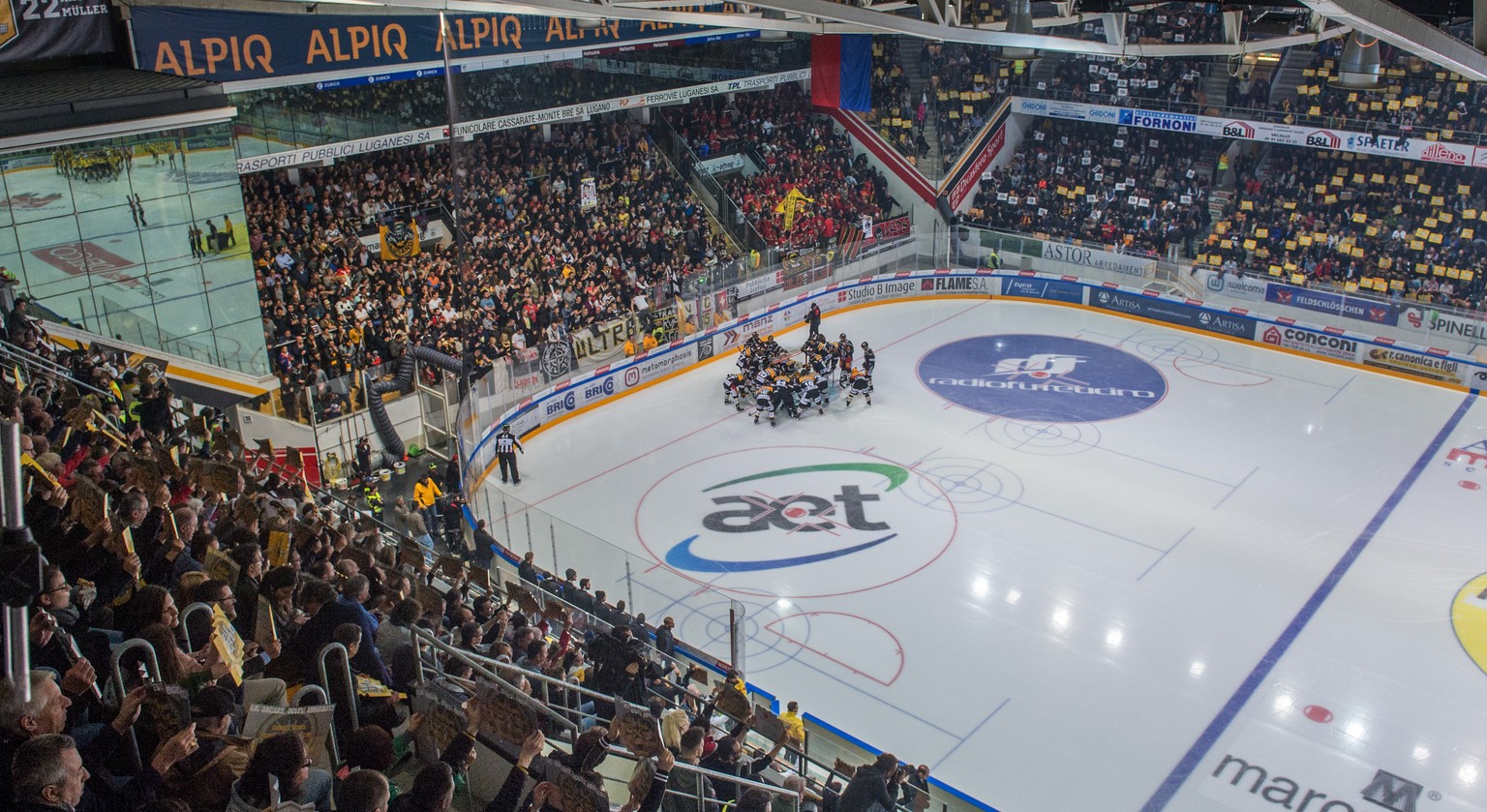 Blick in die Resega vor dem dritten Eishockey Playoff-Finalspiel der National League A zwischen dem HC Lugano und dem SC Bern, in der Resega Halle in Lugano, am Donnerstag, 7. April 2016. (KEYSTONE/Ti ...