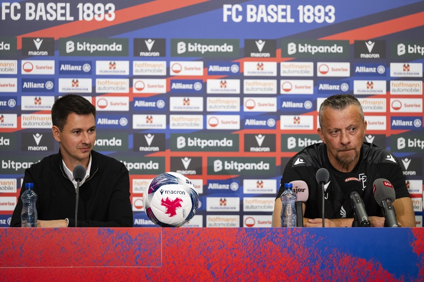 Slavisa Jokanovic, neuer Trainer FC Basel, rechts, und Andreas Herrmann, Technischer Direktor FC Basel, links, an einer Medienkonferenz am Dienstag, 29. September 2026 in Basel. (KEYSTONE/Michael Schm ...