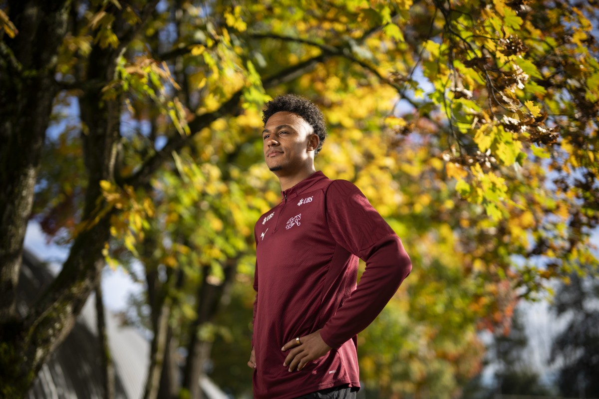 Dan Ndoye posiert fuer ein Portrait bei einer Pressekonferenz der Schweizer Fussball Nationalmannschaft im Vorbereitungscamp vor den kommenden Laenderspielen der Nations League, am Mittwoch, 9. Oktobe ...
