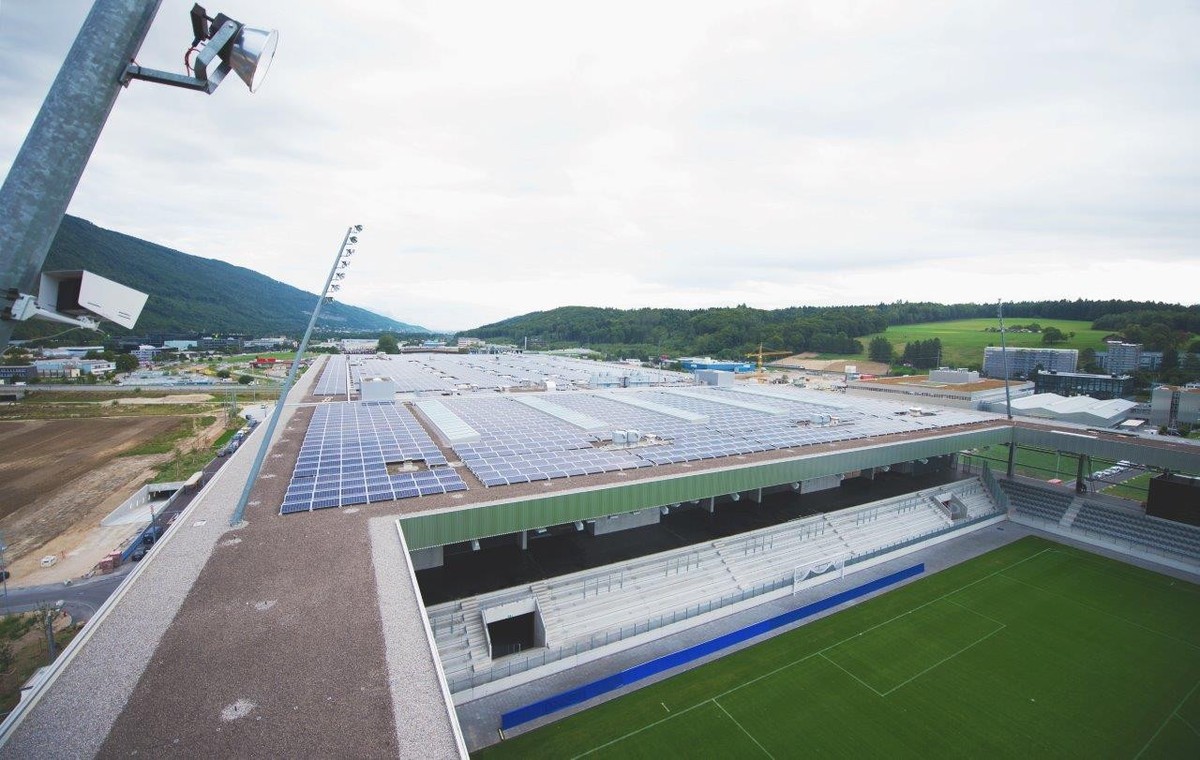 UNDATIERTES HANDOUT - PV-Anlage Tissot Arena. Electrosuisse zertifiziert eine weitere Photovoltaikanlage mit dem Swiss-PV-Label nach dem Zertifizierungsverfahren "SWISS CERTIFIED".
Installat ...