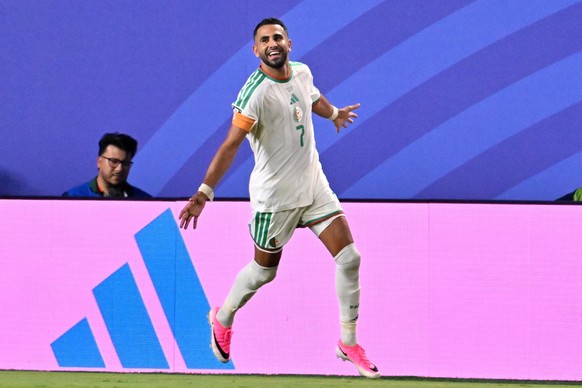 epa13070119 Riyad Mahrez of Algeria celebrates scoring the 2-2 goal during the FIFA World Cup 2026 group stage match Algeria against Austria, in Kansas City, Missouri, USA, 27 June 2026. EPA/AMY KONTR ...