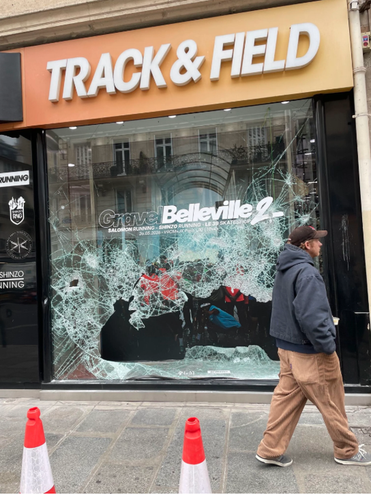 Le magasin Track&amp;Field d'Assia a été vandalisé sans intervention de la police.