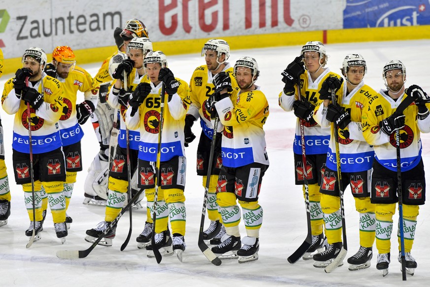 Enttaeuschte Gesichter bei den Bernern nach dem 4:3 verlorenen Spiel, beim Eishockey-Qualifikationsspiel der National League zwischen dem HC Davos und dem SC Bern, am Sonntag, 26. Januar 2020, im Eiss ...