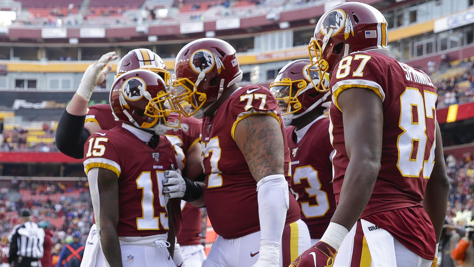 December 22, 2019: Washington Redskins WR 15 Steven Sims celebrates his touchdown with Washington Redskins G 77 Ereck Flowers during a NFL, American Football Herren, USA football game between the Wash ...