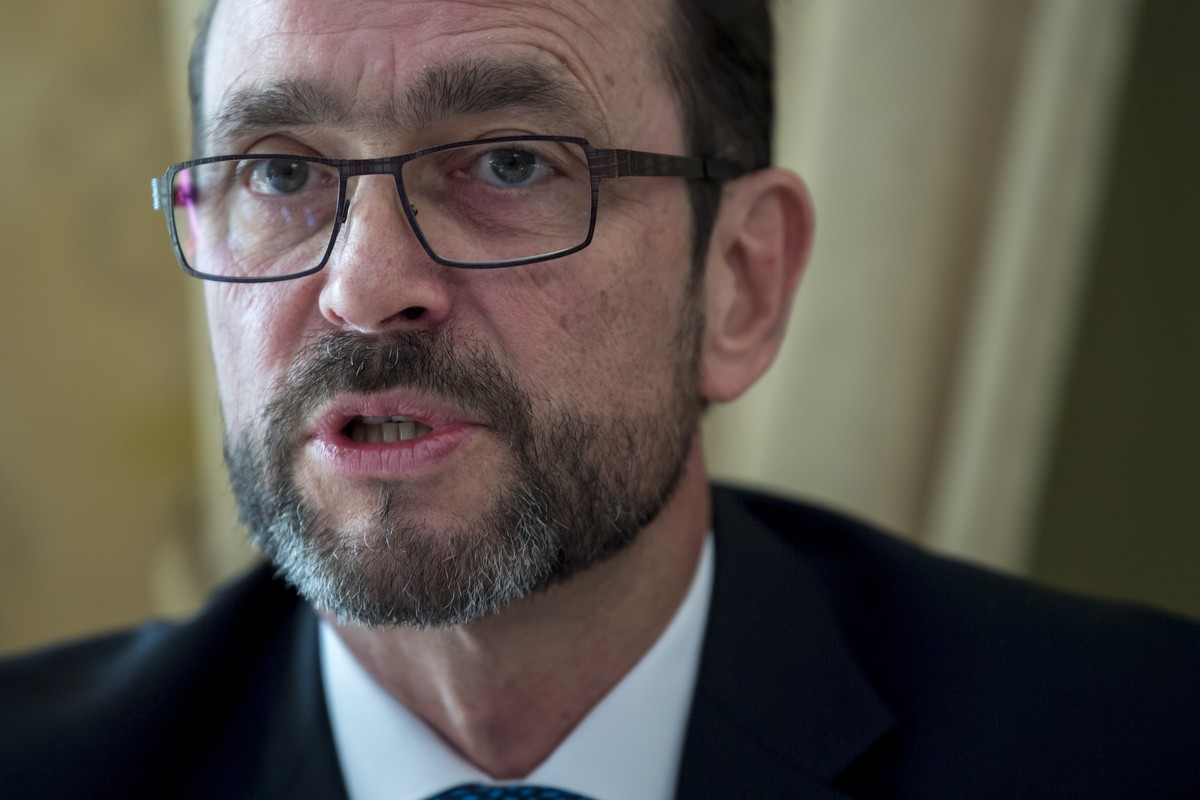Pascal Strupler, Directeur de l'Office federal de la Sante publique, s'exprime lors d'une conference de presse sur le theme La sante: bien public ou affaire privee ?, ce jeudi 25 janvie ...