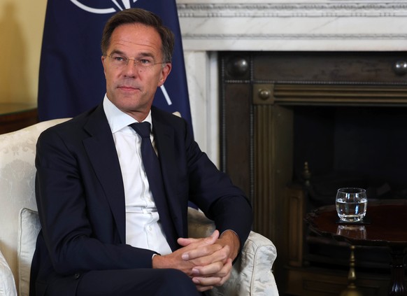 epa12365362 Secretary General of the North Atlantic Treaty Organization (NATO), Mark Rutte, meets with Britain&#039;s prime minister at Downing Street in London, Britain, 09 September 2025. EPA/NEIL H ...