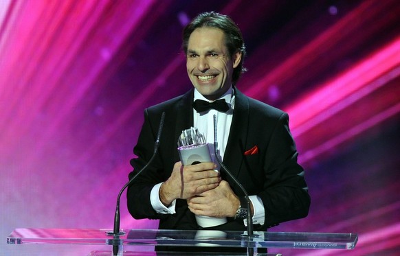 Der Hochseilkuenstler Freddy Nock gewinnt den SwissAward in der Kategorie "Show" in Zuerich am Samstag, 14. Januar 2012. (KEYSTONE/Walter Bieri)