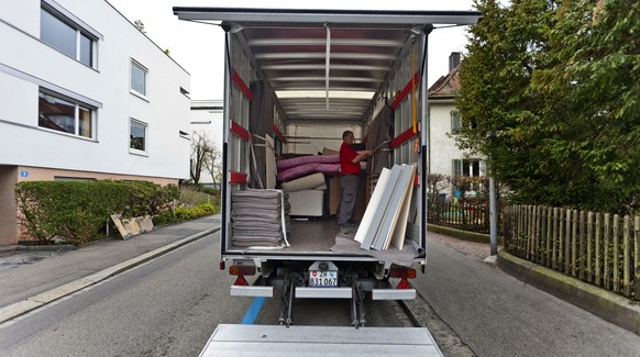 Auszug aus einer Wohnung aus der Rossbergstrasse in Zuerich, aufgenommen am 30. Maerz 2012. (KEYSTONE/Gaetan Bally)