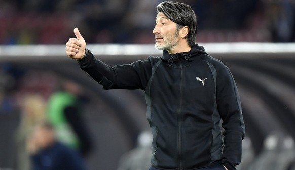 Der Grasshopper Trainer Murat Yakin beim Fussballspiel der Super League FC Zuerich gegen den Grasshopper Club Zuerich im Stadion Letzigrund in Zuerich am Samstag, 7. April 2018. (KEYSTONE/Walter Bieri ...