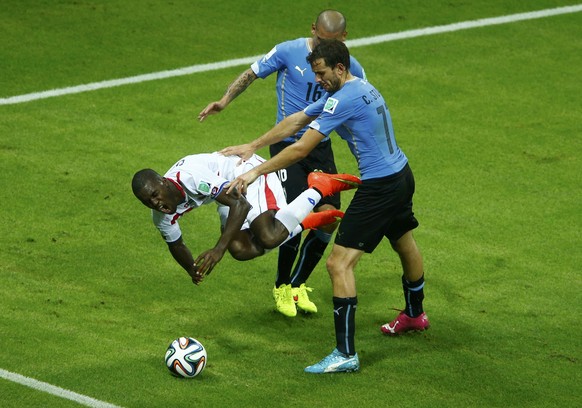 Maximiliano Pereira (hinten) im Spiel gegen Costa Rica.