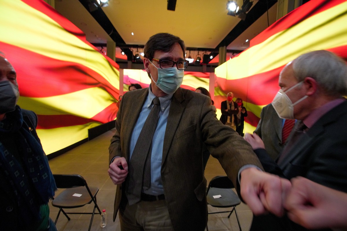 epa09007706 A handout photo made available by Catalan Socialist Party (PSC) shows PSC's presidential candidate Salvador Illa during the closing day of the Catalan presidential election campaign,  ...