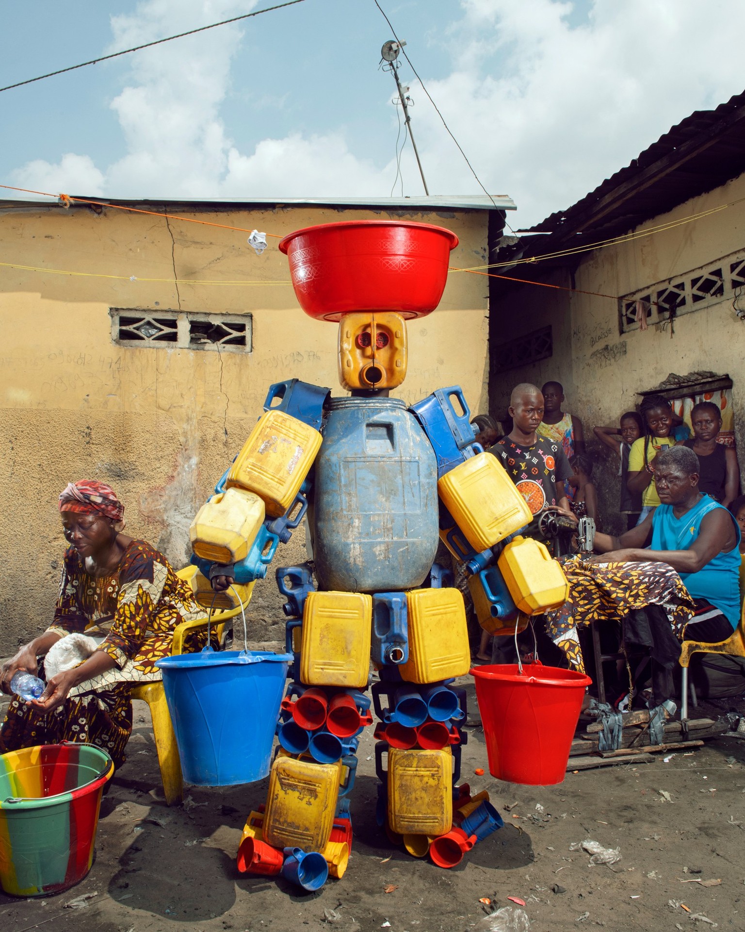 Homo detritus - Stephan Glaudieu Académie des Beaux-Arts de Kinshasa Demokratische Republik Kongo kunst abfall mode