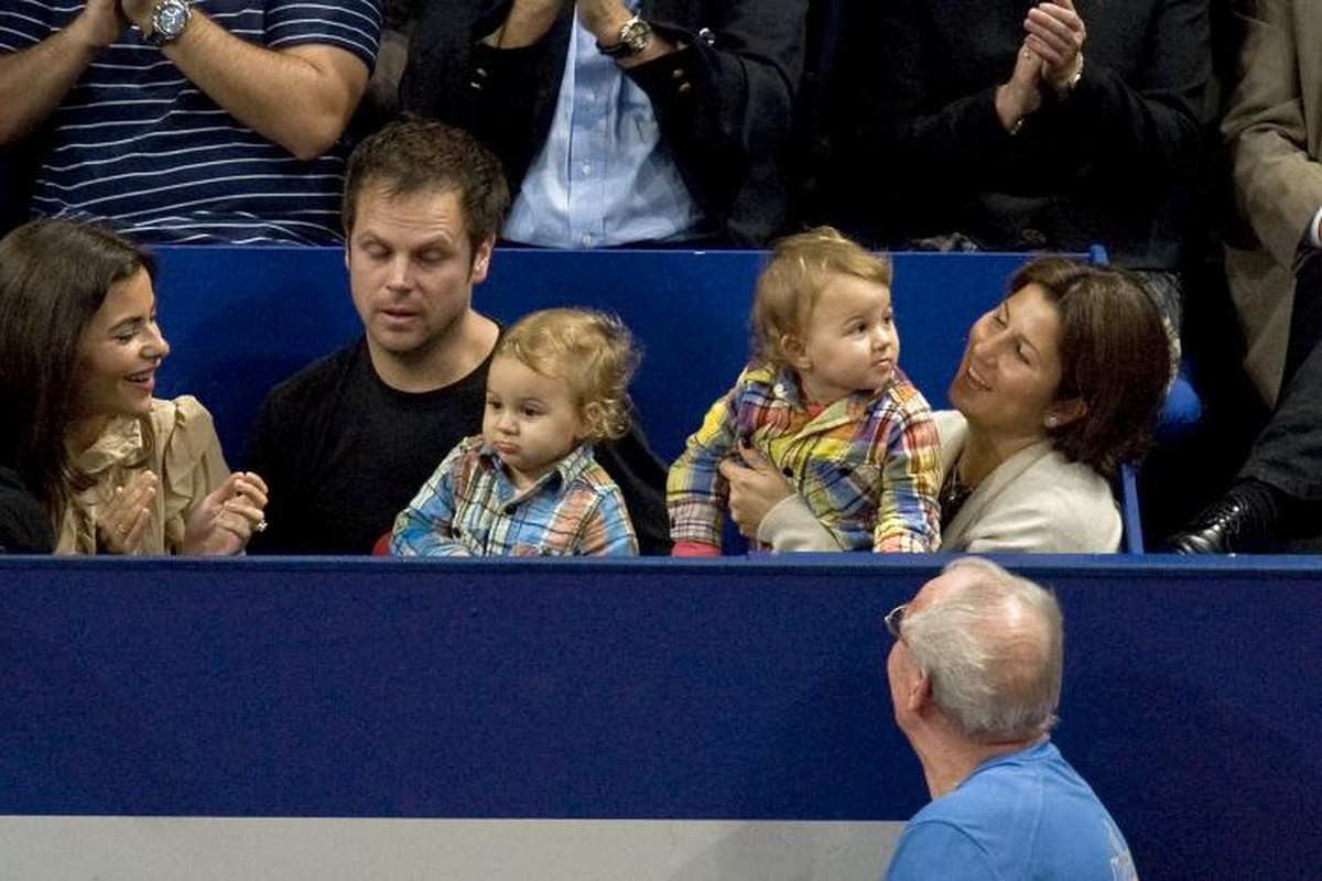 2010 beim Final in Basel dürfen Myla und Charlene kurz vor Schluss in die Halle.