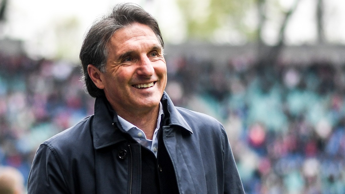 epa07503925 Wolfsburg's head coach Bruno Labbadia reacts during the German Bundesliga soccer match between RB Leipzig and VfL Wolfsburg in Leipzig, Germany, 13 April 2019. EPA/FILIP SINGER CONDIT ...