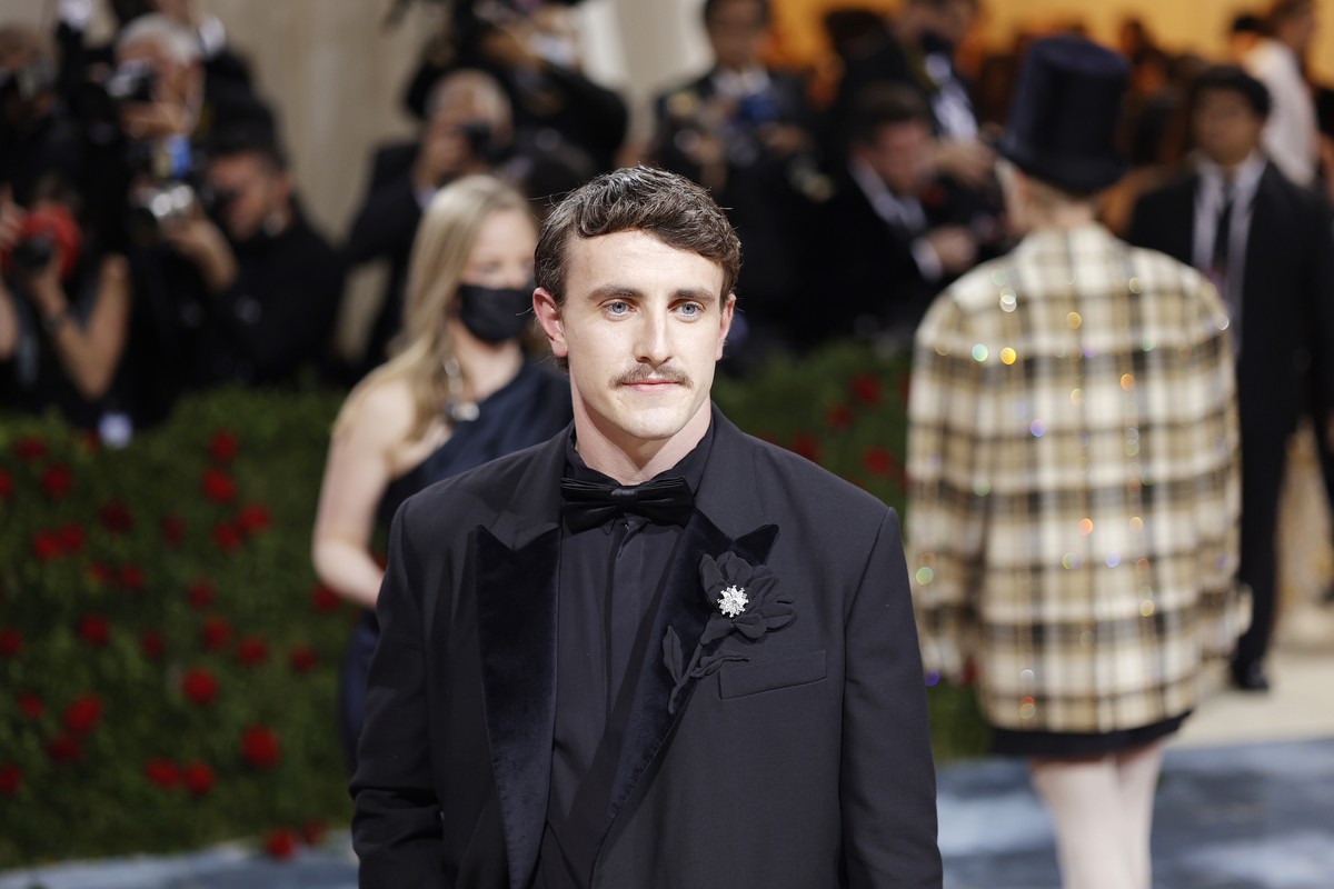 epa09923528 Paul Mescal on the red carpet for the 2022 Met Gala, the annual benefit for the Metropolitan Museum of Art's Costume Institute, in New York, New York, USA, 02 May 2022. The event coin ...