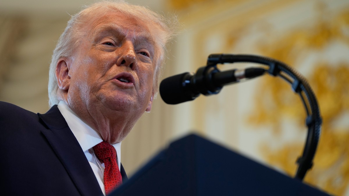 President Donald Trump speaks at a dedication ceremony for a portion of Southern Boulevard, which the Town of Palm Beach Council recently voted to rename,"President Donald J. Trump Boulevard,&quo ...