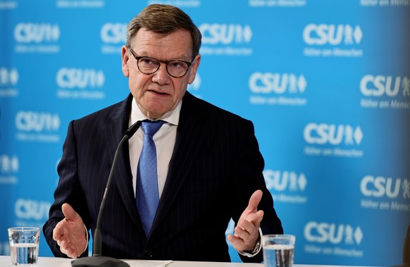 epa12733567 German Foreign Minister Johann Wadephul gives a press statement during the 62nd Munich Security Conference (MSC) at the hotel 'Bayerischer Hof', in Munich, Germany, 13 February 2 ...