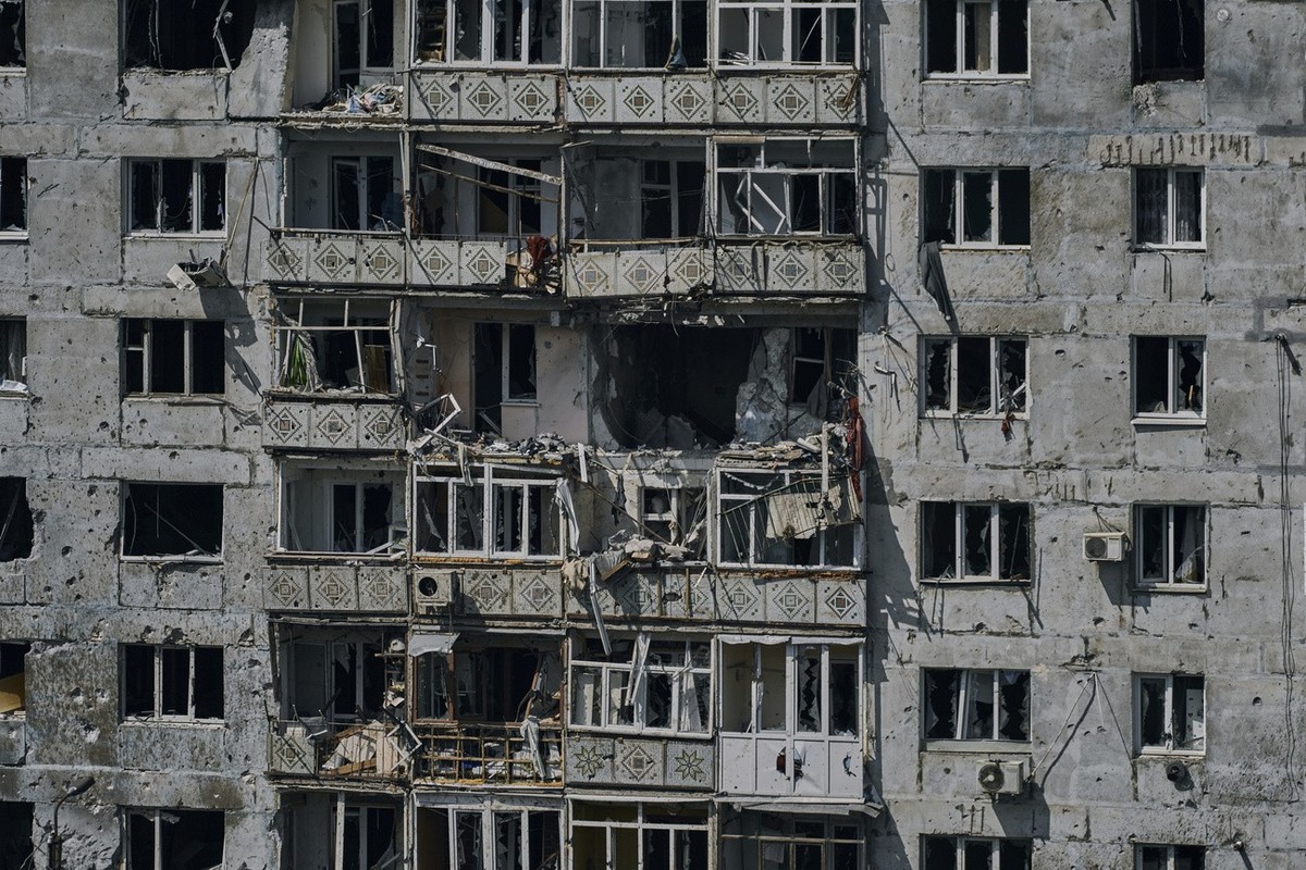 Vue de Bakhmut, le site des batailles les plus intenses avec les troupes russes dans la région de Donetsk, en Ukraine, mercredi 26 avril 2023.