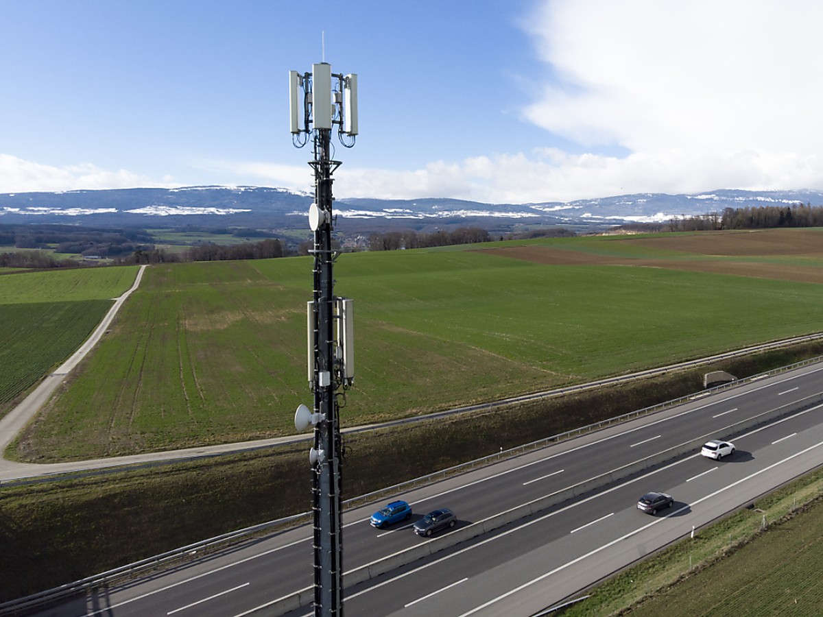 Der Mobilfunkbetreiber Salt verkauft rund 2'800 Handymasten in der Schweiz an die spanische Cellnex. (Archivbild)