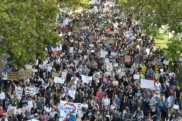 Klimastreik in Zuerich am Freitag, 27. September 2019. (KEYSTONE/Walter Bieri)