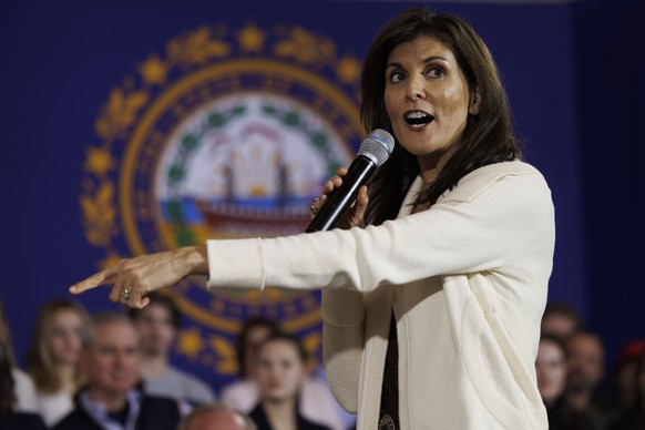 epa11054165 Republican candidate for President Former South Carolina Governor Nikki Haley addresses a crowd of supporters during a Town Hall style campaign stop at the Wentworth by the Sea Country Clu ...