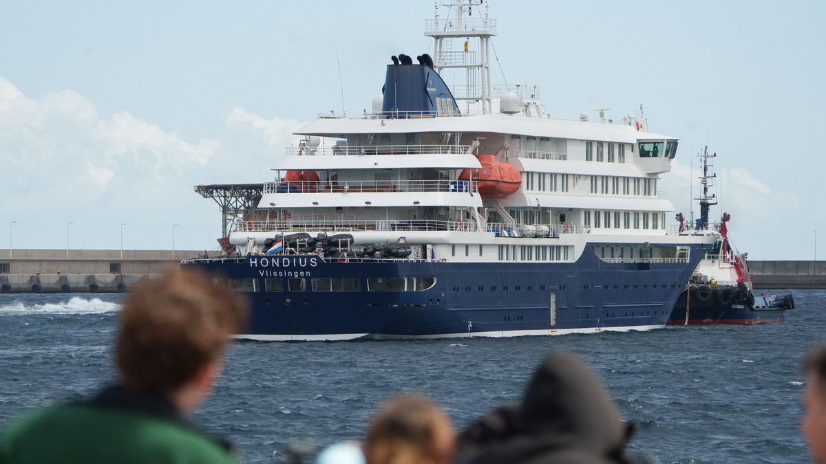 «Hondius» nach Evakuierung auf dem Weg in die Niederlande