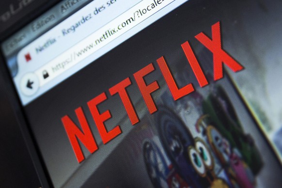epa05090583 (FILE) A file picture dated 15 September 214 of the French Netflix webpage displayed on a computer screen in Paris, France. Video streamer Netflix on 06 January 2016 went live around the w ...
