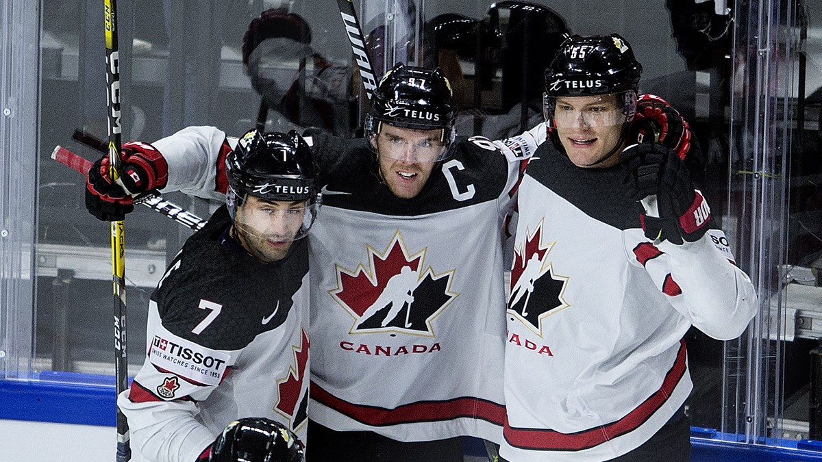 epa06745012 Colton Parayko of Canada celebrates a score during the IIHF World Championship quarter final ice hockey match between Russia and Canada at Royal Arena in Copenhagen, Denmark, 17 May 2018. ...