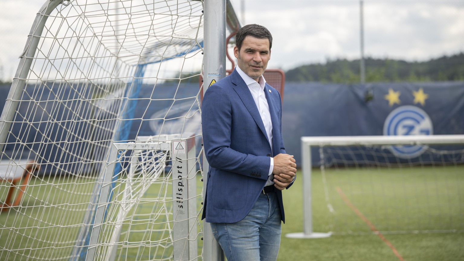 Der neue Sportchef Bernt Haas von Grasshopper Club Zuerich posiert nach einer Medienkonferenz, aufgenommen am Donnerstag, 7. Juli 2022 auf dem GC Campus in Niederhasli. (KEYSTONE/Ennio Leanza)