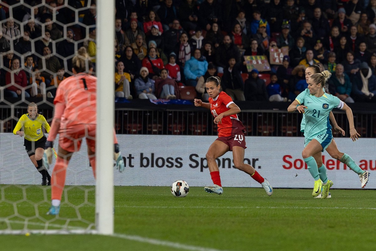 Zurich, Switzerland, October 25st 2024: Iman Beney 20 SUI during the Friendly Womens match between Switzerland and Australia at Letzigrund in Zurich, Switzerland. Philipp Kresnik Philipp Kresnik / Kre ...