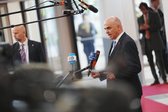 epa12422949 Secretary General of the Council of Europe Alain Berset speaks to the media upon arrival prior to the 7th meeting of the European Political Community (EPC) in Copenhagen, Denmark, 02 Octob ...