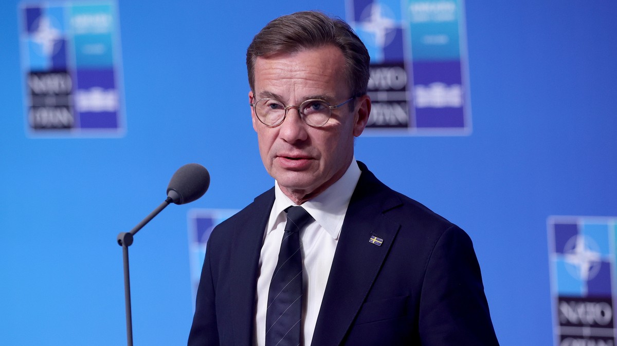 epa13097047 Swedish Prime Minister Ulf Kristersson speaks to the media upon his arrival at the 2026 NATO Summit in Ankara, Turkey, 08 July 2026. The NATO Summit takes place from 07-08 July. EPA/NECATI ...