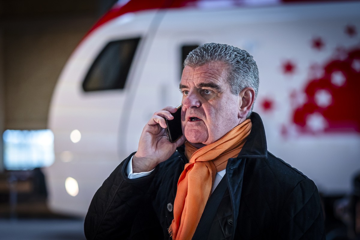 Peter Spuhler, Verwaltungsratspraesident der Stadler Rail waehrend einer gemeinsamen Praesentation der SBB, Thurbo und RegionAlps von neuen Flirt Evo Zuegen der Stadler Rail, in der Instandhaltungsanl ...